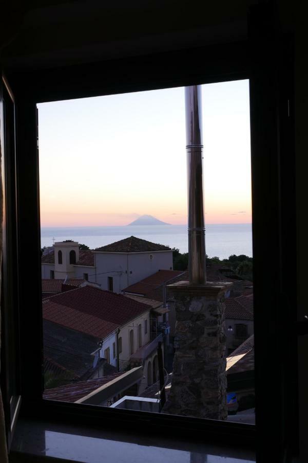 Villa Basilio Accommodation Ricadi Exterior foto